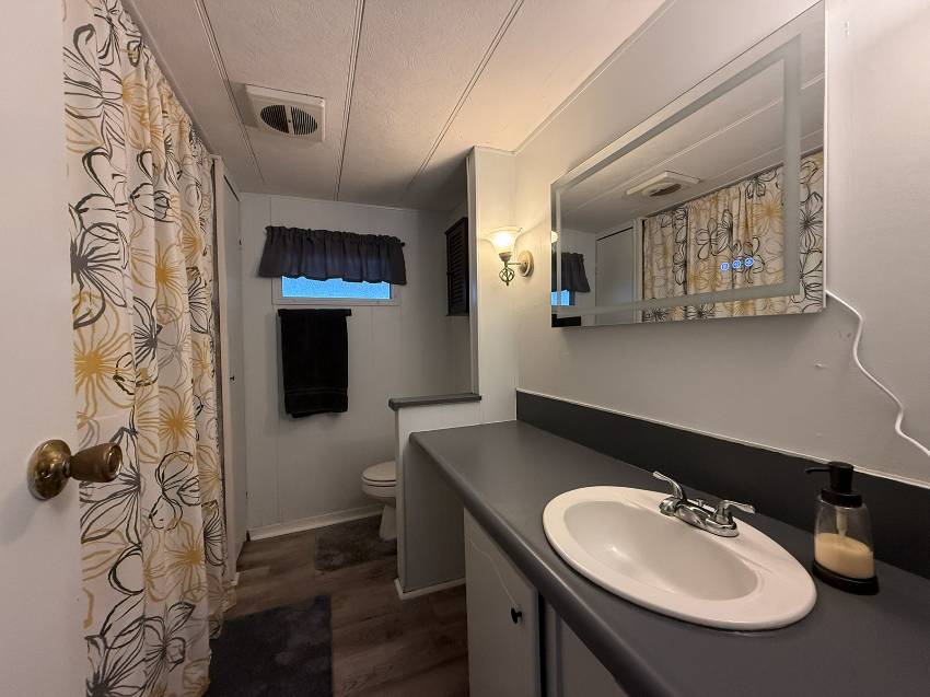 35 Kingsport Ave a Ellenton, FL Mobile or Manufactured Home for Sale